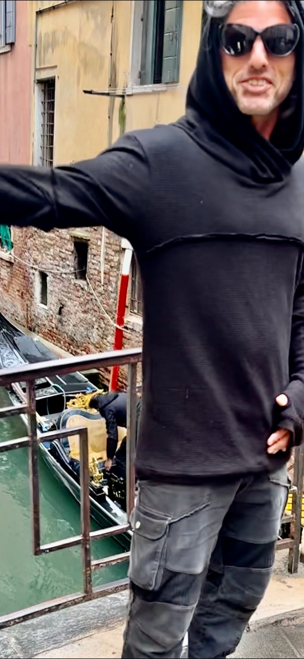 Traveler Hoodie STAR